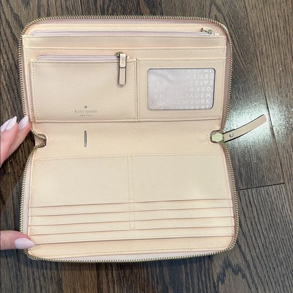Kate Spade Loght Pink Wallet - Picture 4 of 11